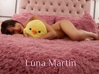 Luna_Martin