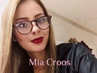 Mia_Croos