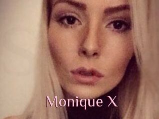 Monique_X